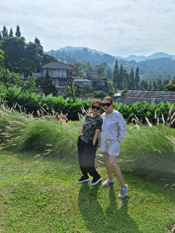 Villa Chacha At Macarena, Megamendung Exterior photo